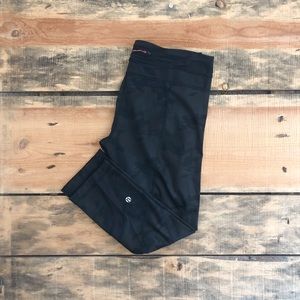 🍋 Lululemon camo crops